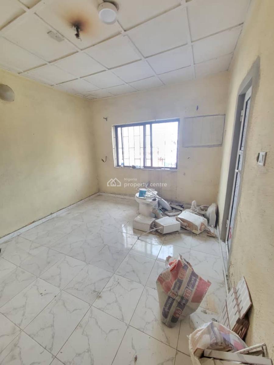 Clean and Spacious 2 Bedroom Flat, Ado Road, Ajah, Lagos, Flat / Apartment for Rent