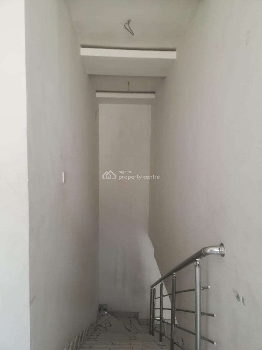 5 Bedroom Semi-detached Duplex with a Bq in an Estate, Osapa, Lekki, Lagos, Semi-detached Duplex for Rent