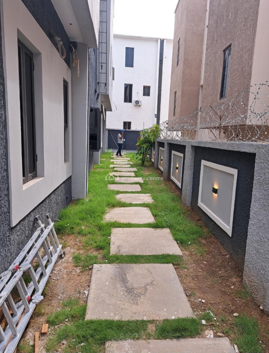 Smart 5 Bedrooms Semi Detached Duplex  with Bq in Utako, Utako, Abuja, Semi-detached Duplex for Sale