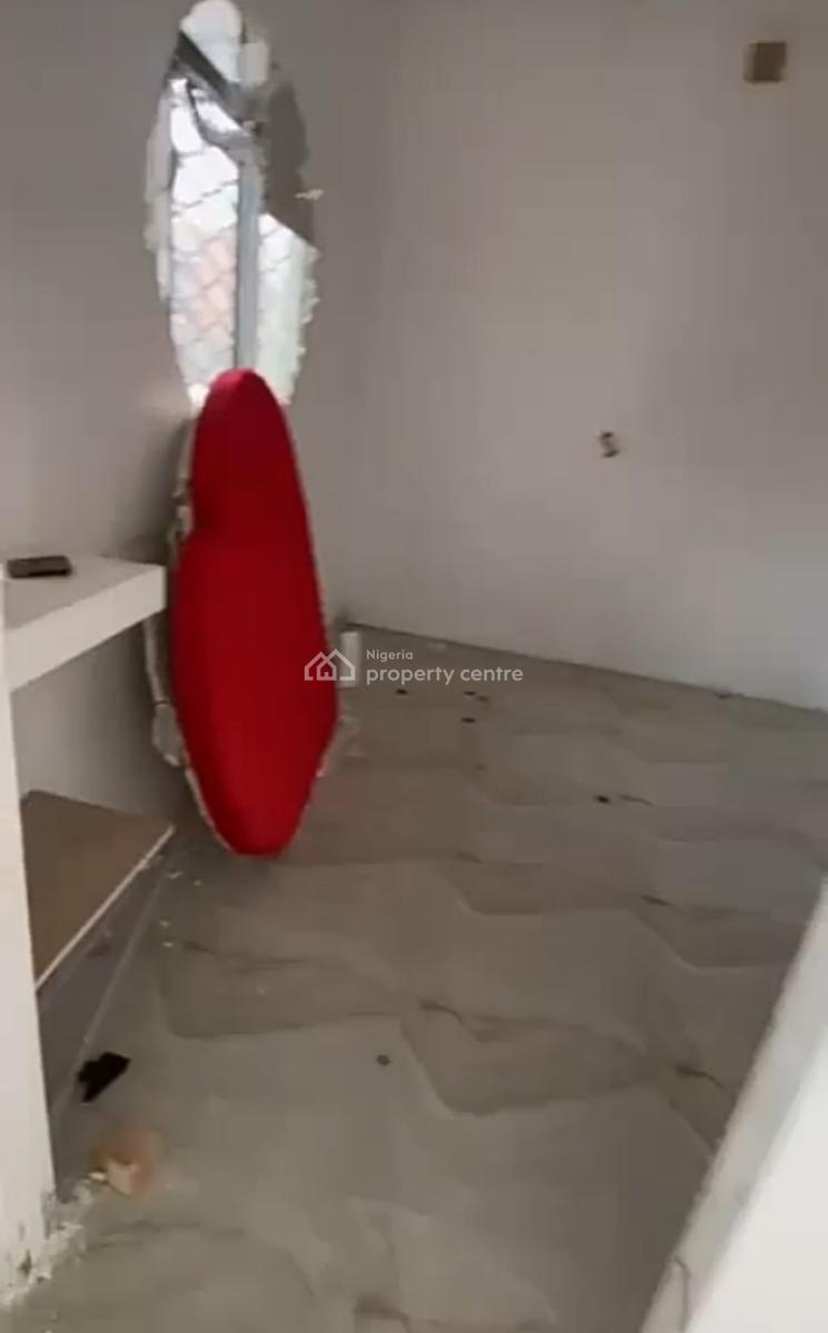Shop Space Measuring 24sqm at Thomas Estate { Video}, Thomas Estate, Ajah, Lagos, Shop for Sale