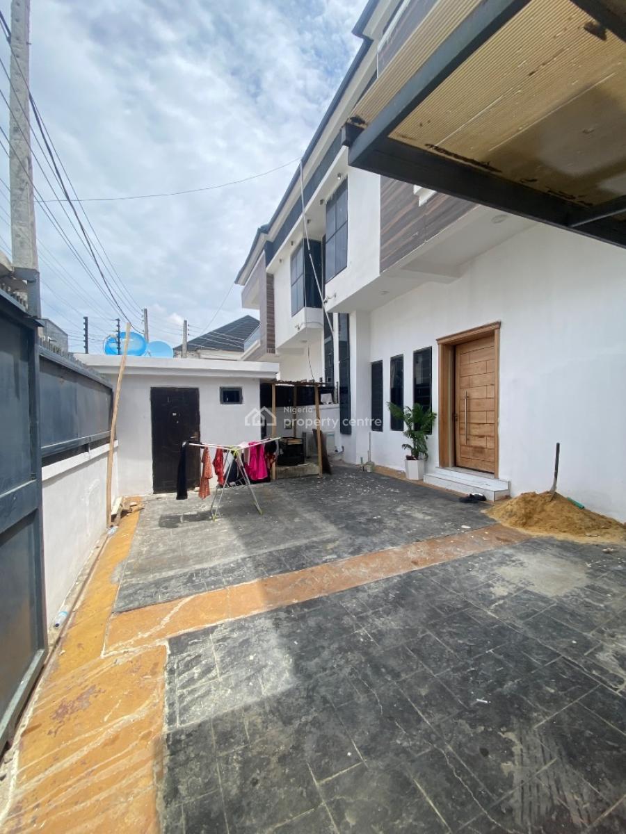4bedroom Semi Detached Duplex at Lekki, Orchid Road, Lekki, Lagos, Semi-detached Duplex for Sale