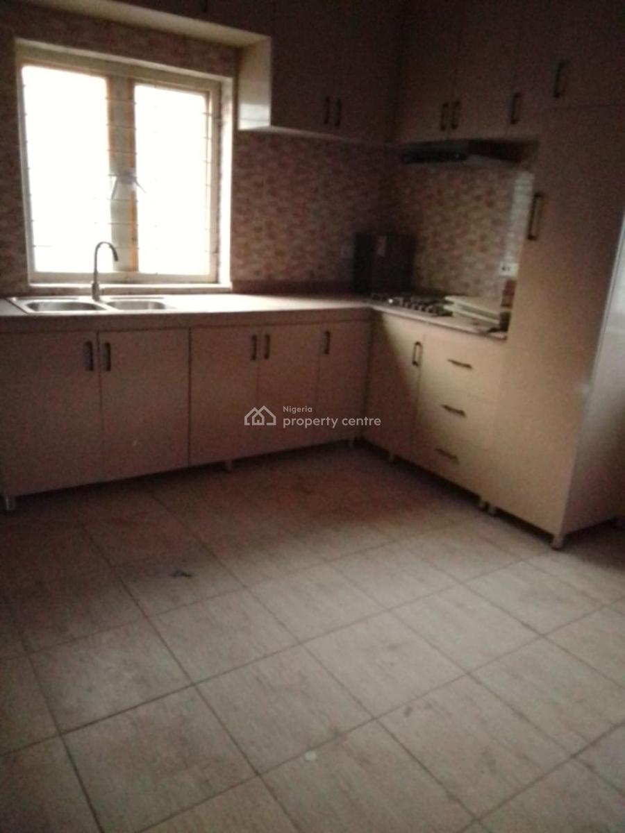 Luxury Spacious 3 Bedroom Penthouse with Bq Standalone, Behind Dunamis, Lugbe District, Abuja, House for Rent