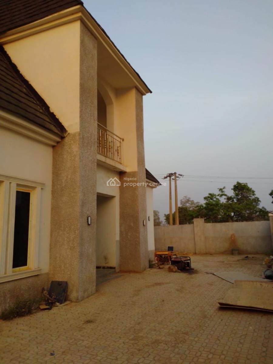 Luxury Spacious 3 Bedroom Penthouse with Bq Standalone, Behind Dunamis, Lugbe District, Abuja, House for Rent