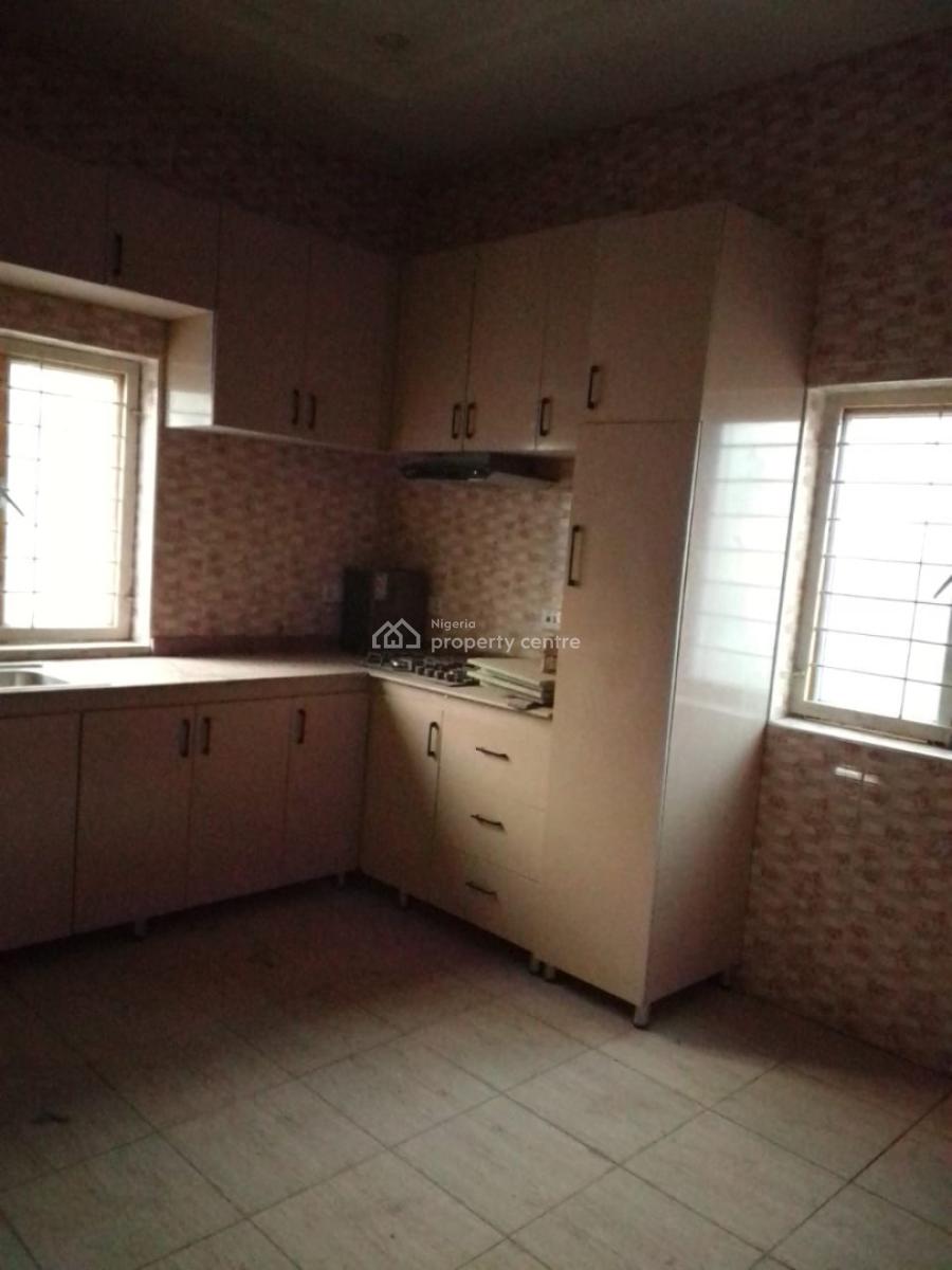 Luxury Spacious 3 Bedroom Penthouse with Bq Standalone, Behind Dunamis, Lugbe District, Abuja, House for Rent