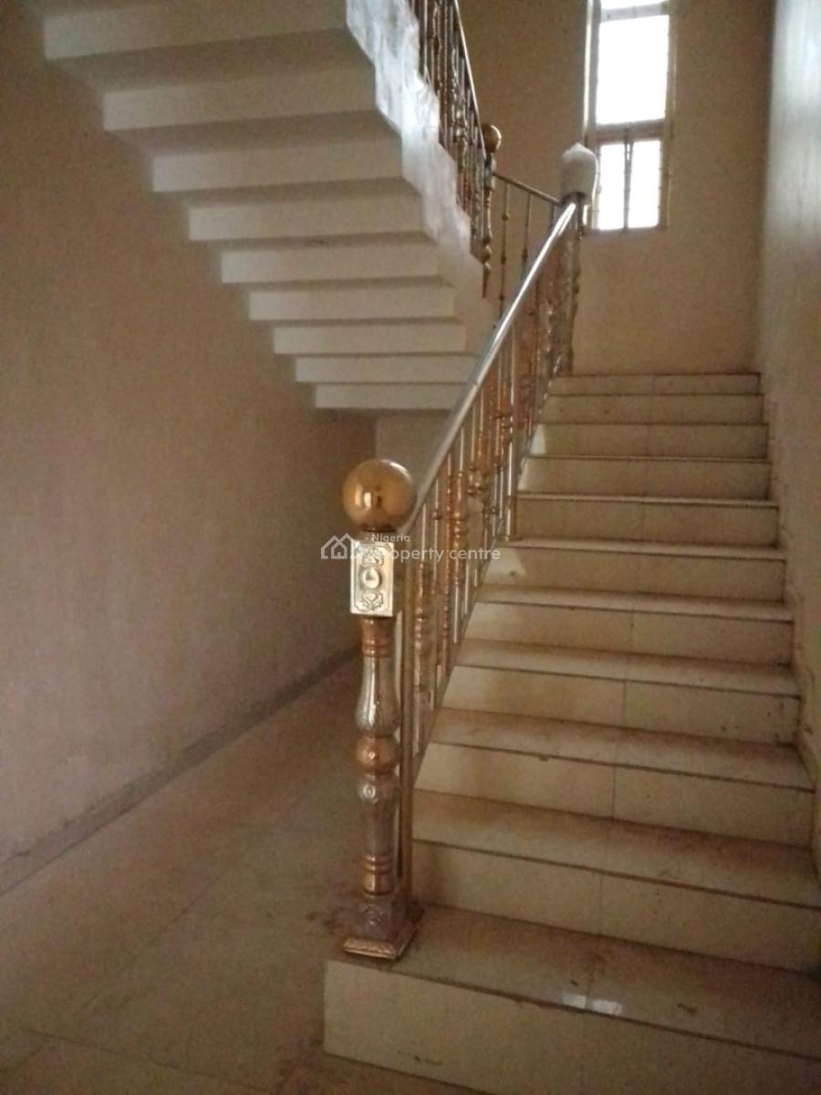 Luxury Spacious 3 Bedroom Penthouse with Bq Standalone, Behind Dunamis, Lugbe District, Abuja, House for Rent
