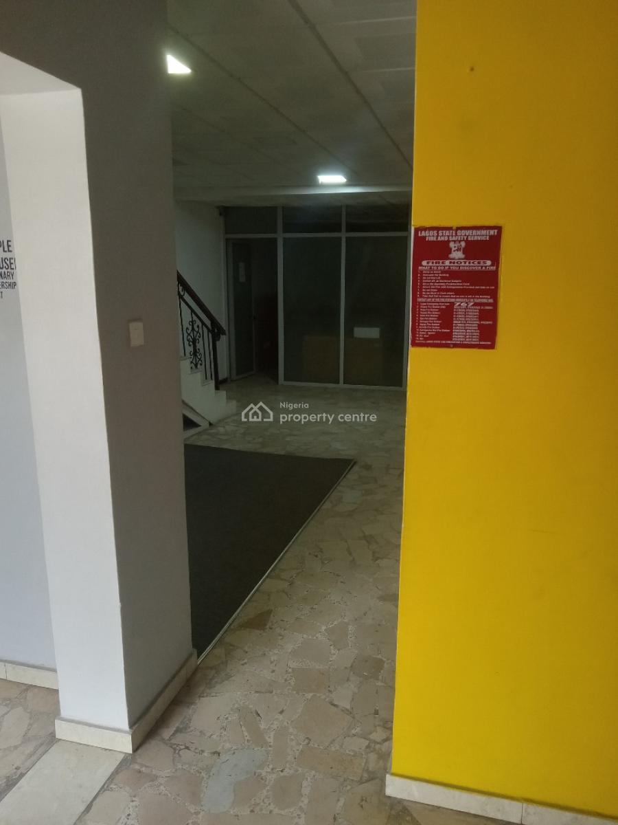 Spacious 7bedroom Detached Duplex Alone in a Compound, Lekki Ph 1, Lekki Phase 1, Lekki, Lagos, House for Rent