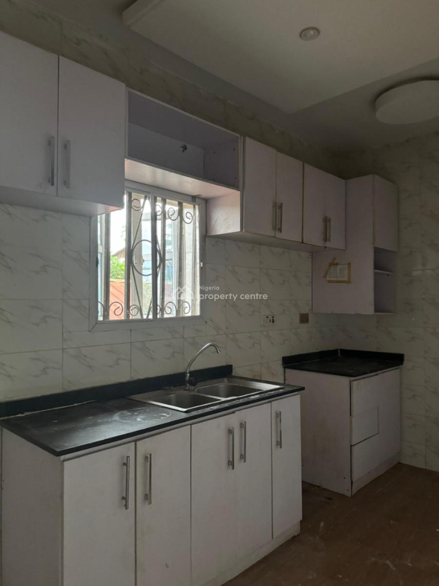 Lovely and Standard 3 Bedrm  Flat with Inverter at Magboro, Magboro Via Ojodu Berger, Magboro, Ogun, Flat / Apartment for Rent
