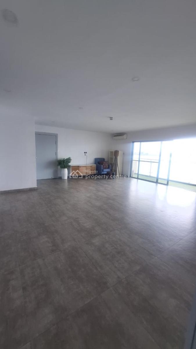 Sweet and Spacious Waterfront 3 Bedroom Condominium, Lekki Phase 1, Lekki, Lagos, Flat / Apartment for Rent