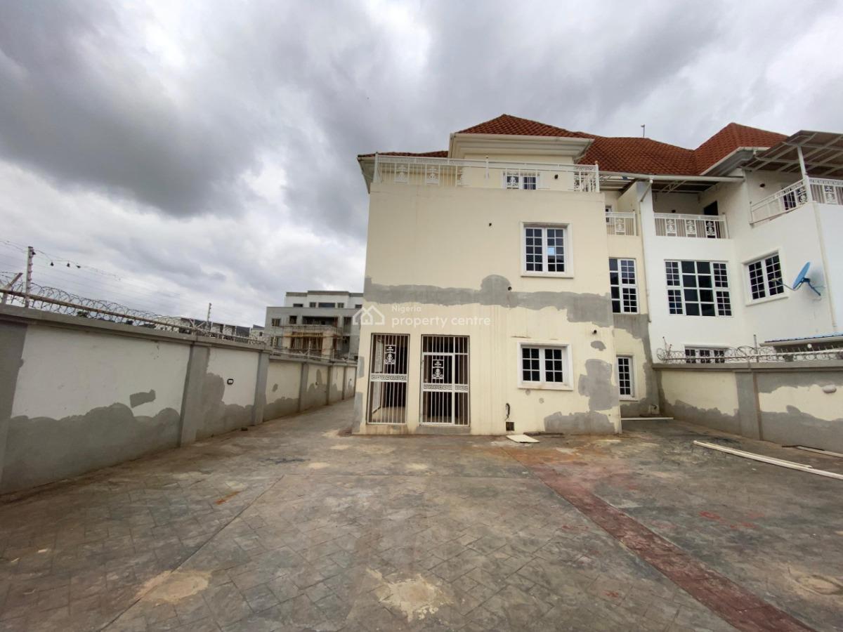 5 Bedroom Semi-detached Duplex with Bq, Wuye, Abuja, Semi-detached Duplex for Sale