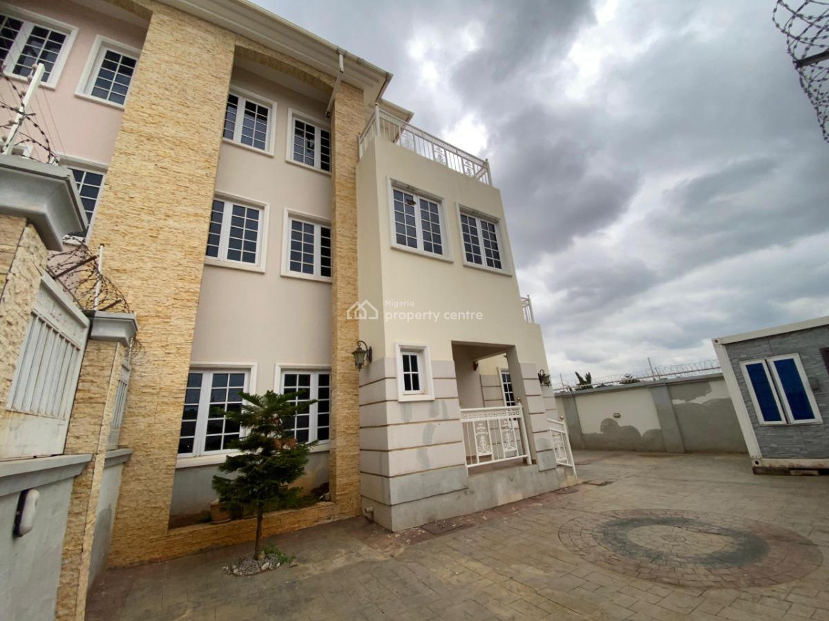 5 Bedroom Semi-detached Duplex with Bq, Wuye, Abuja, Semi-detached Duplex for Sale