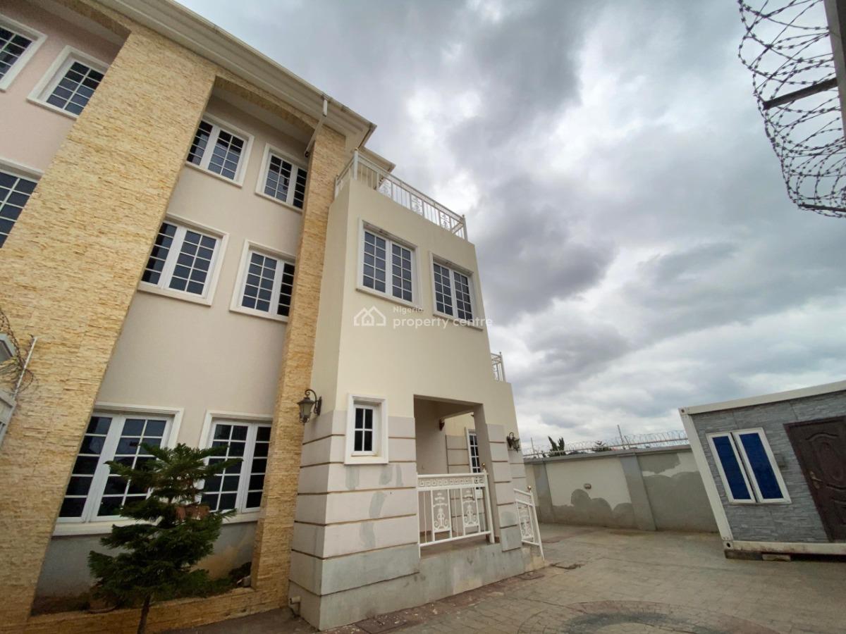 5 Bedroom Semi-detached Duplex with Bq, Wuye, Abuja, Semi-detached Duplex for Sale