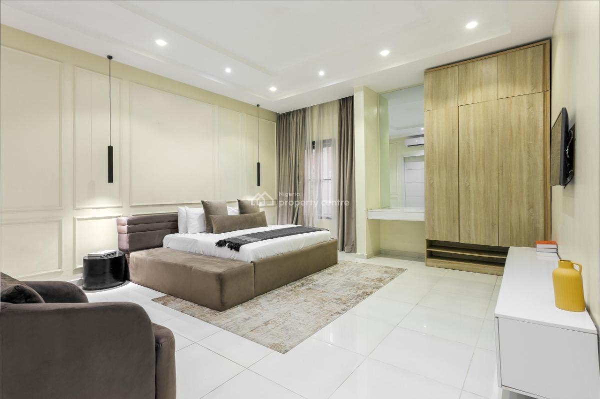 Luxury  3 Bedroom Apartment, Lekki Phase 1, Lekki, Lagos, Flat / Apartment Short Let