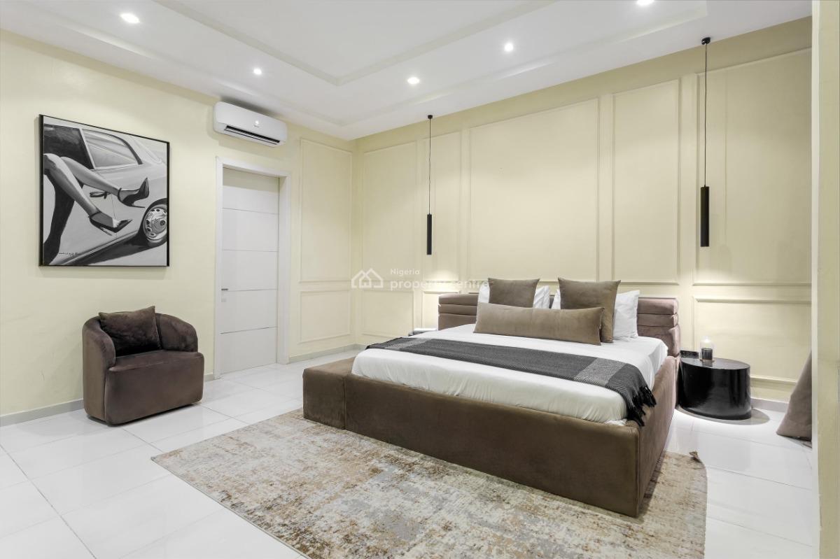 Luxury  3 Bedroom Apartment, Lekki Phase 1, Lekki, Lagos, Flat / Apartment Short Let