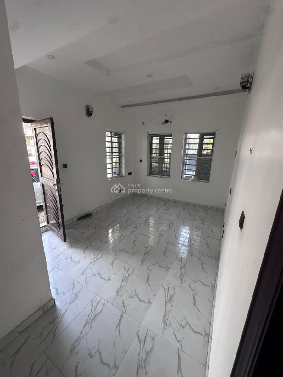 Massive Room and Parlor, Davies Court, Ologolo, Lekki, Lagos, Mini Flat (room and Parlour) for Rent