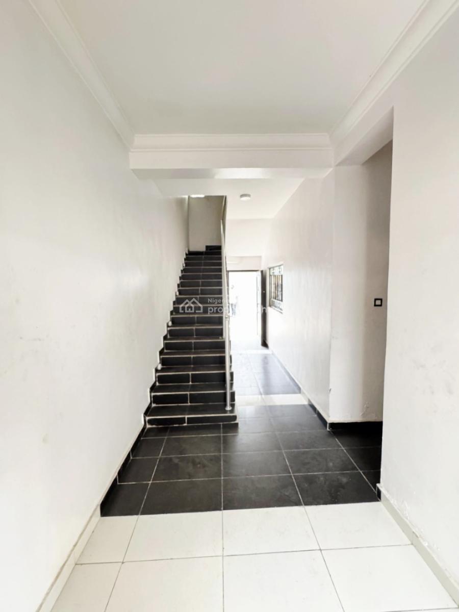 Spacious 3 Bedroom Duplex, Lekki Phase 1, Lekki, Lagos, Terraced Duplex for Sale