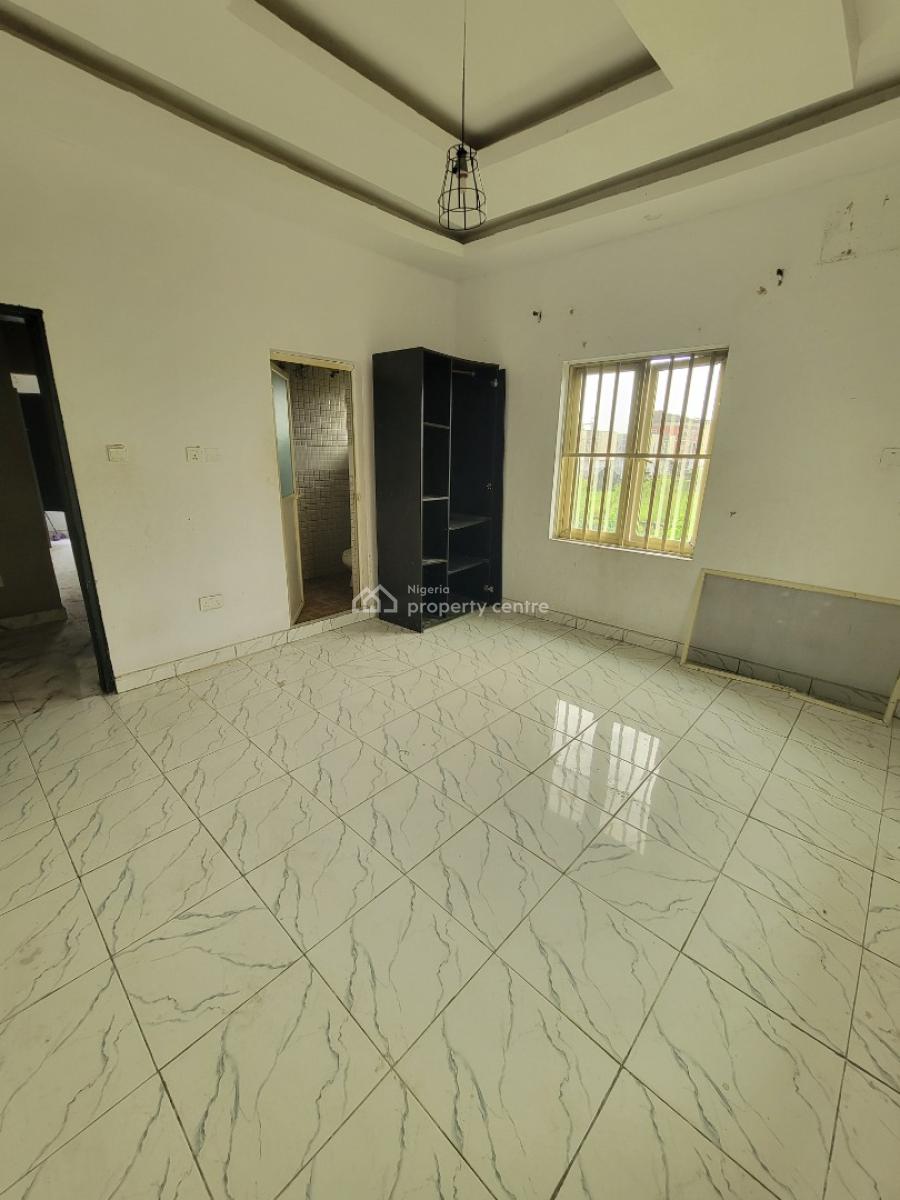 Spacious and Sharp 3bedroom Apartment (upstairs, Badore Ajah-lekki, Badore, Ajah, Lagos, Flat / Apartment for Rent