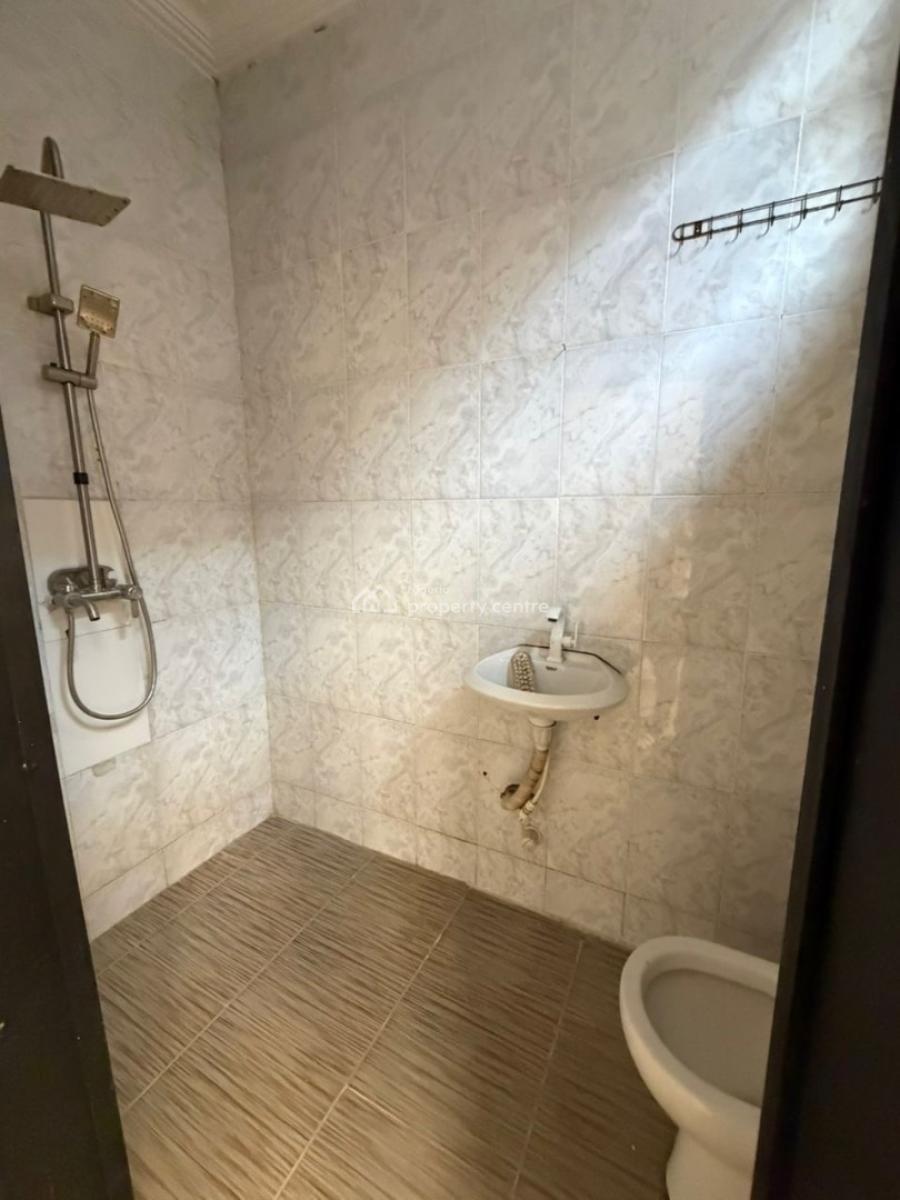 Single Room in a Duplex Shared Apt (upstairs), Lekki County Estate Ikota Lekki, Ikota, Lekki, Lagos, Self Contain (single Rooms) for Rent