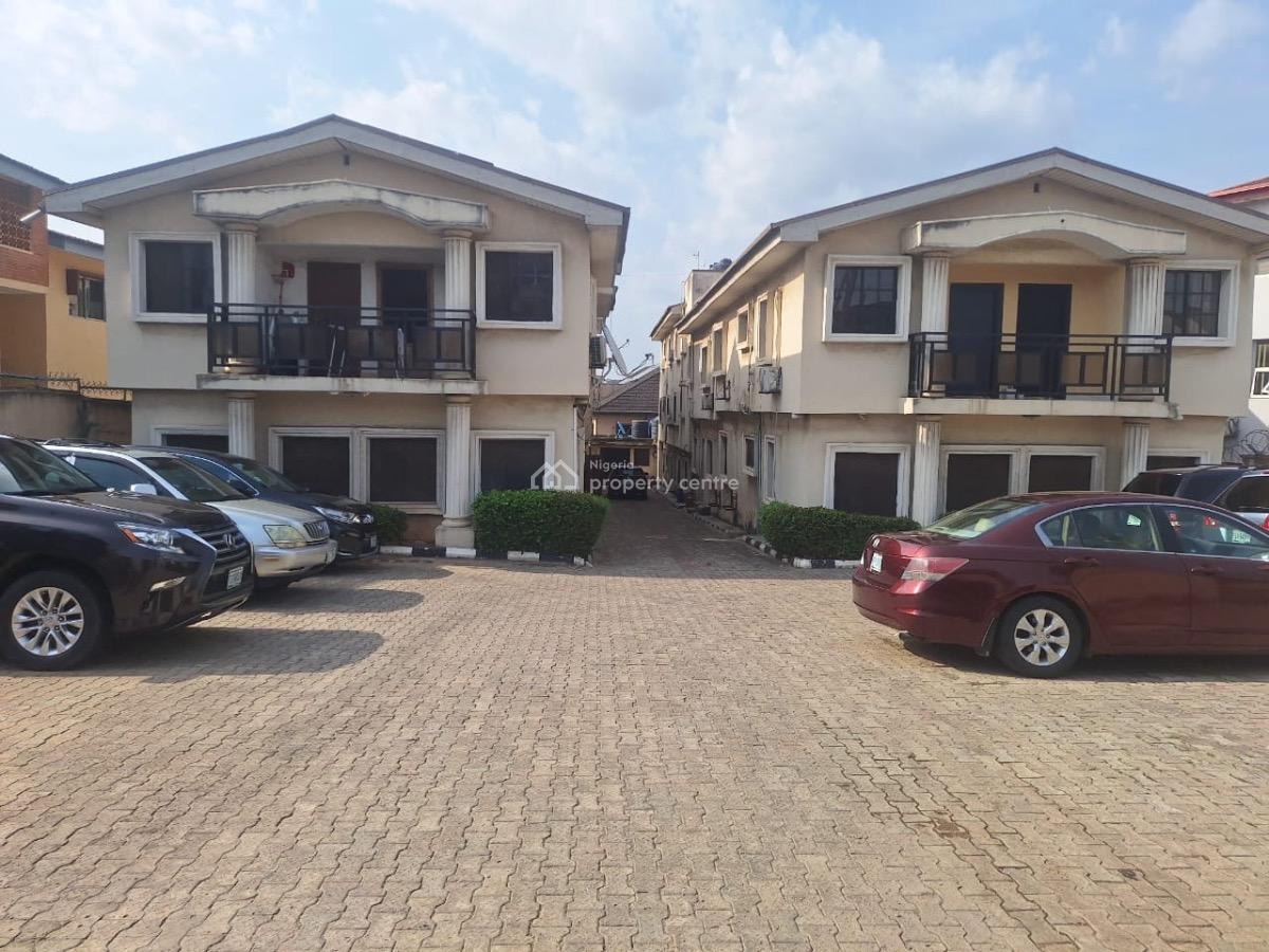 Developers Delight Serene Located Houses on 1370sqmts, Gra Phase 2, Magodo, Lagos, Block of Flats for Sale