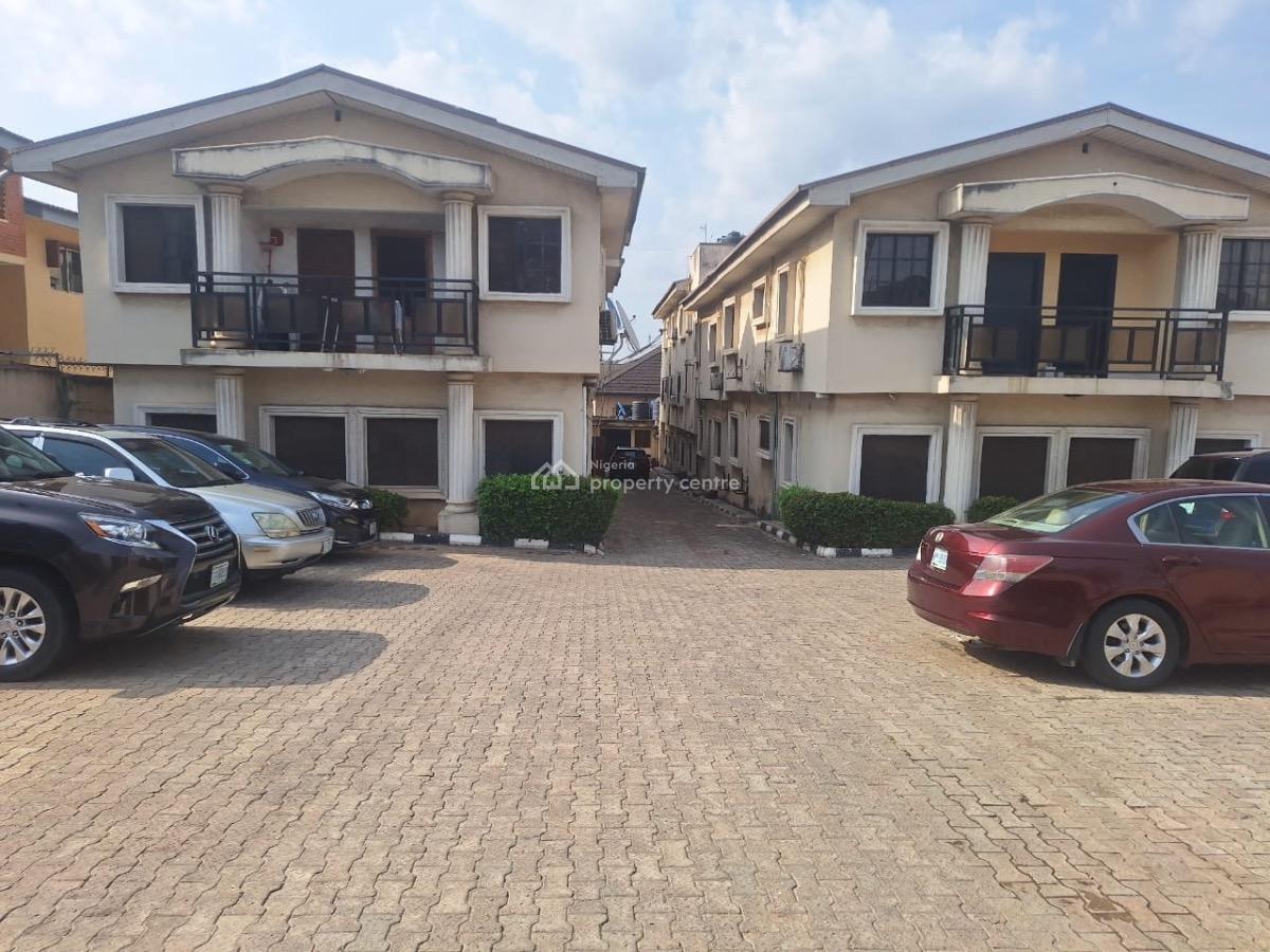 Developers Delight Serene Located Houses on 1370sqmts, Gra Phase 2, Magodo, Lagos, Block of Flats for Sale