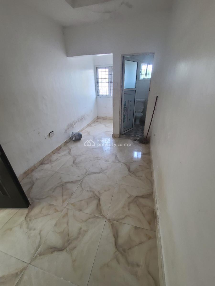 3bedroom Flat Upstairs with Prepaid Meter, Abijo After Shangotedo, Abijo, Lekki, Lagos, Flat / Apartment for Rent