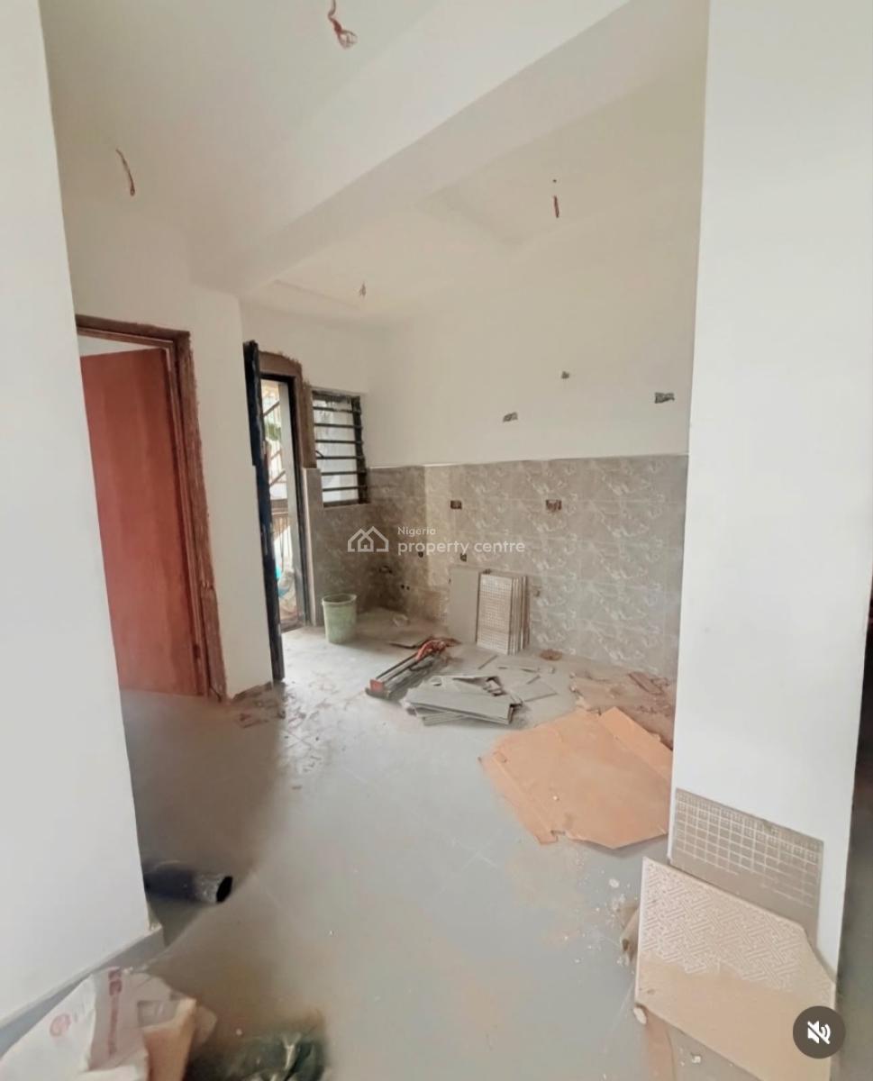 Nicely Built 3 Bedroom Apartment with Bq in a Prime Location, Maryland, Lagos, Block of Flats for Sale