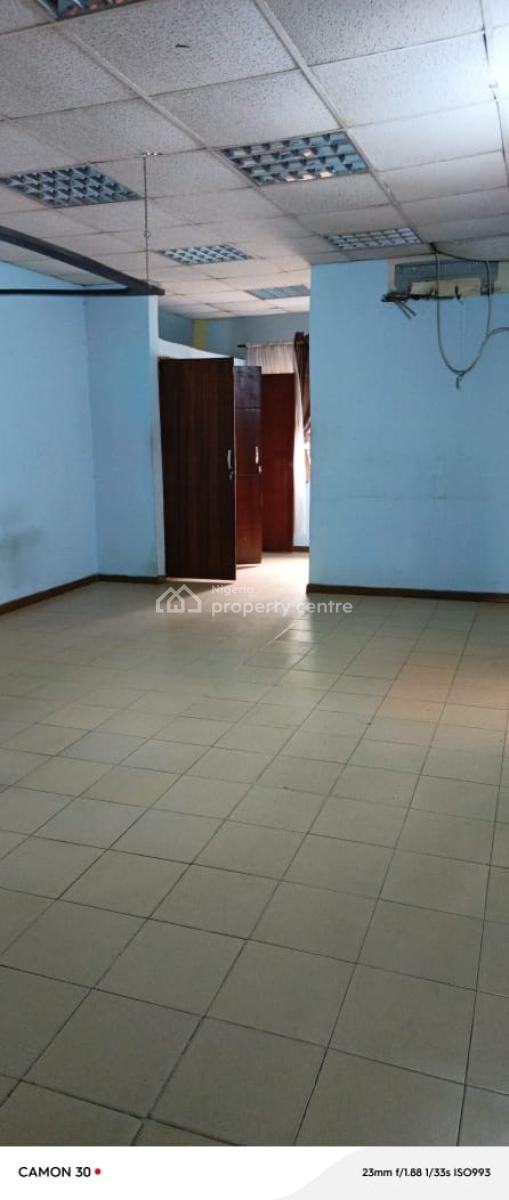 Premium and Strategic 5bedroom Detached House with Bq, Lekki Phase 1, Lekki, Lagos, Commercial Property for Rent