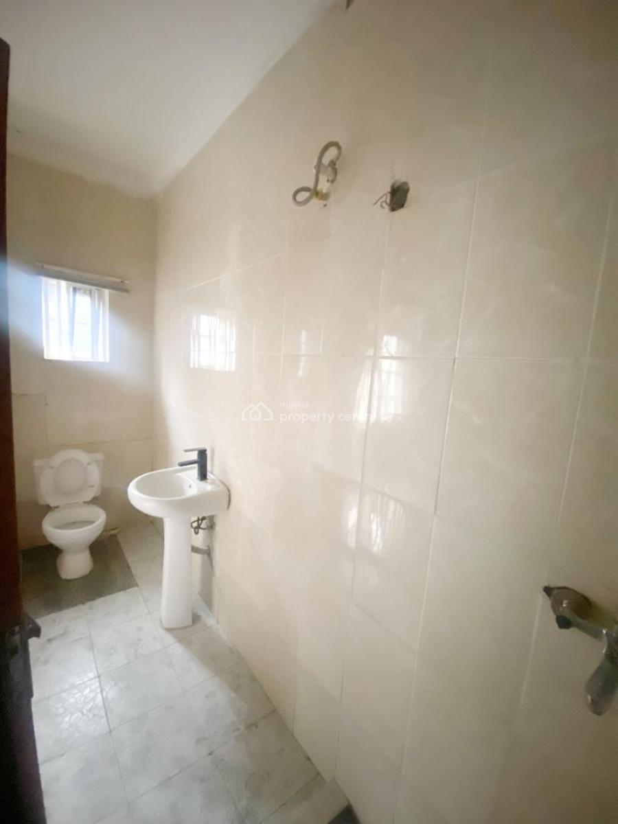 Well Maintained 2 Bedroom Apartment, Gra Phase 1, Magodo, Lagos, Flat / Apartment for Rent