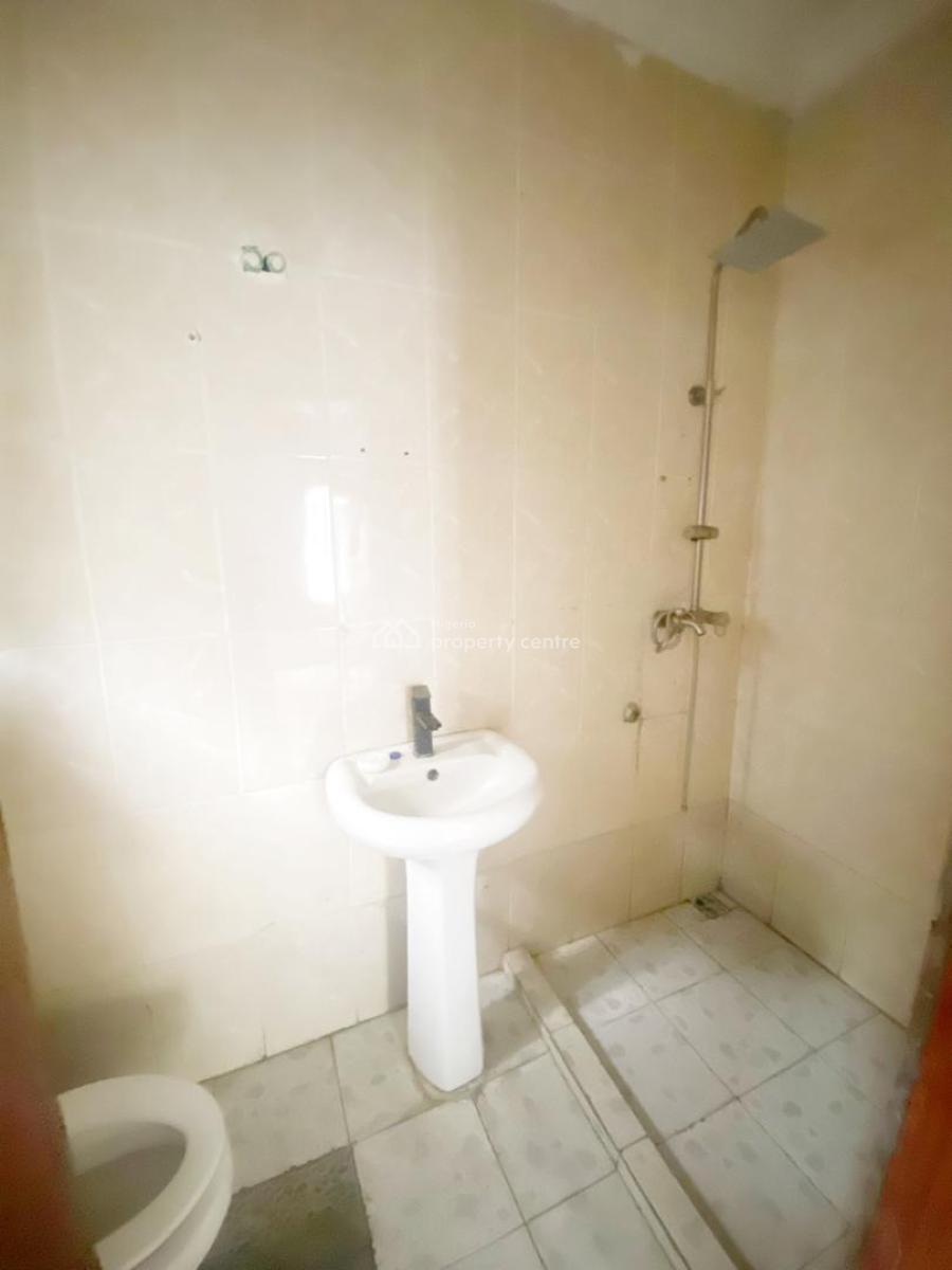 Well Maintained 2 Bedroom Apartment, Gra Phase 1, Magodo, Lagos, Flat / Apartment for Rent