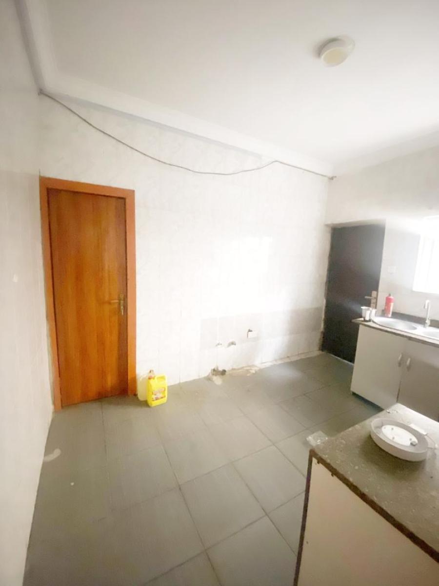 Well Maintained 2 Bedroom Apartment, Gra Phase 1, Magodo, Lagos, Flat / Apartment for Rent