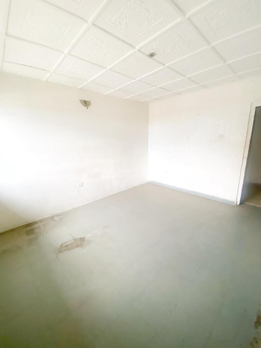 a Well Maintained 2 Bedroom Apartment in an Estate, Olowora, Omole Phase 2, Ikeja, Lagos, Flat / Apartment for Rent