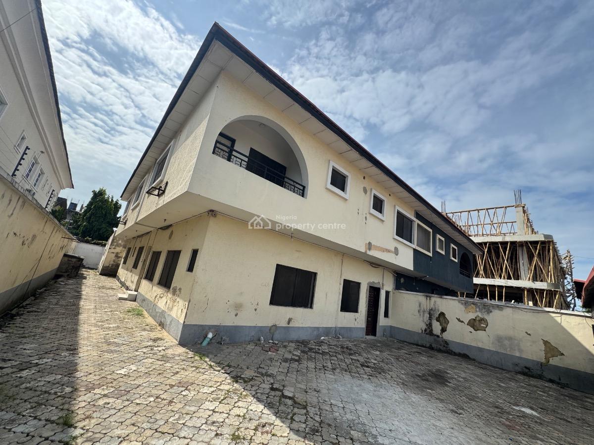 a Self Serviced 5 Bedroom Semi Detached Duplex with 3 Bq in Lekki 1., Lekki Phase 1., Lekki Phase 1, Lekki, Lagos, Semi-detached Duplex for Rent