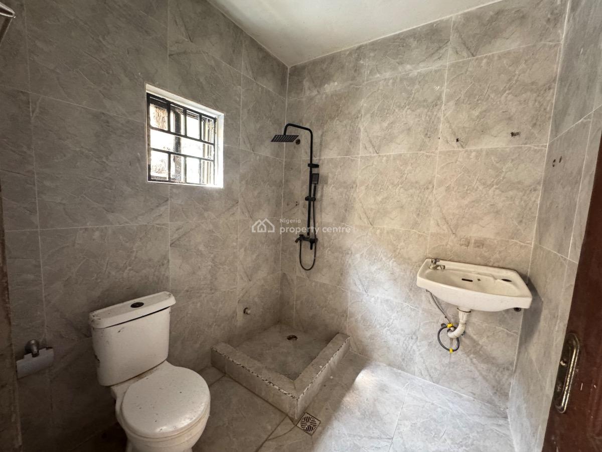 a Self Serviced 5 Bedroom Semi Detached Duplex with 3 Bq in Lekki 1., Lekki Phase 1., Lekki Phase 1, Lekki, Lagos, Semi-detached Duplex for Rent