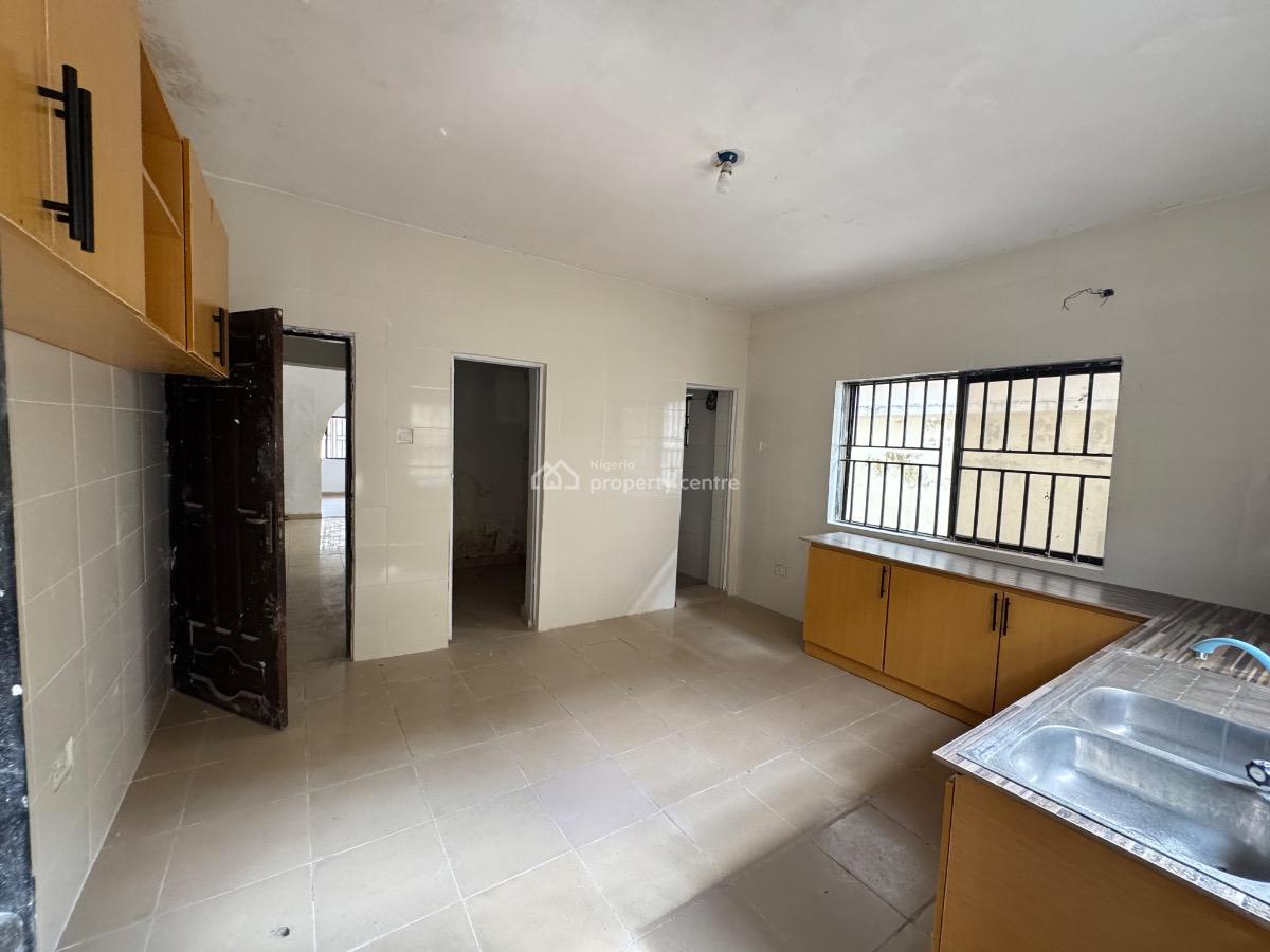 a Self Serviced 5 Bedroom Semi Detached Duplex with 3 Bq in Lekki 1., Lekki Phase 1., Lekki Phase 1, Lekki, Lagos, Semi-detached Duplex for Rent