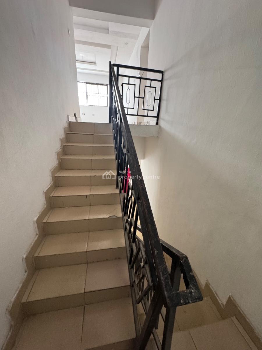 a Self Serviced 5 Bedroom Semi Detached Duplex with 3 Bq in Lekki 1., Lekki Phase 1., Lekki Phase 1, Lekki, Lagos, Semi-detached Duplex for Rent