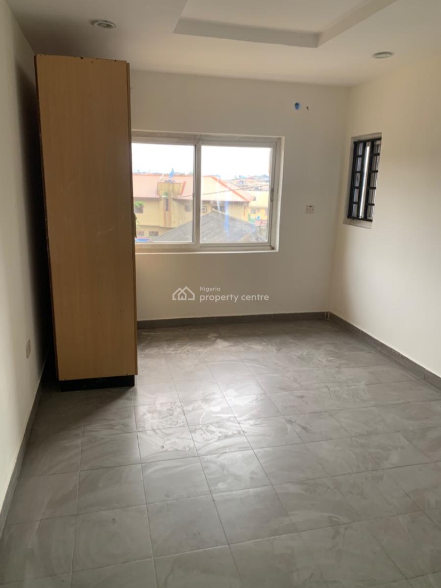 Luxury 3 Bedroom Apartment, Gra Phase 1, Magodo, Lagos, Flat / Apartment for Rent