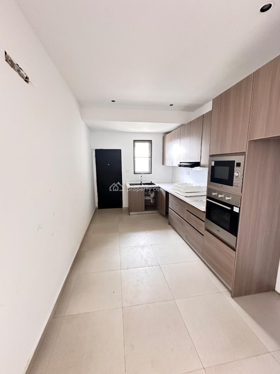 Newly Built 3 Bedroom + Bq, Lekki Phase 1, Lekki, Lagos, Flat / Apartment for Sale