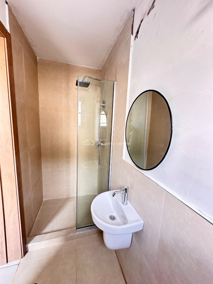 Newly Built 3 Bedroom + Bq, Lekki Phase 1, Lekki, Lagos, Flat / Apartment for Sale