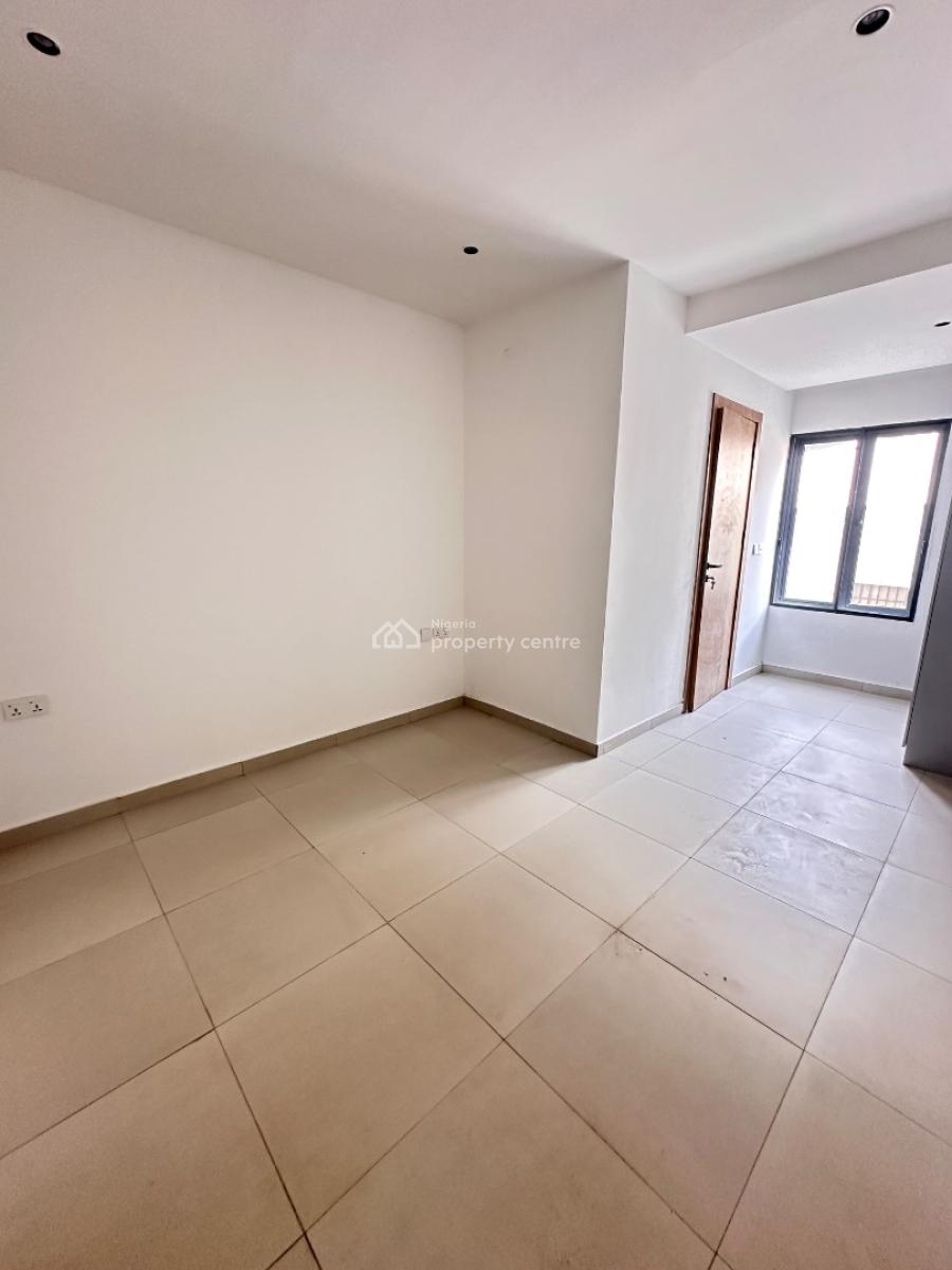 Newly Built 3 Bedroom + Bq, Lekki Phase 1, Lekki, Lagos, Flat / Apartment for Sale