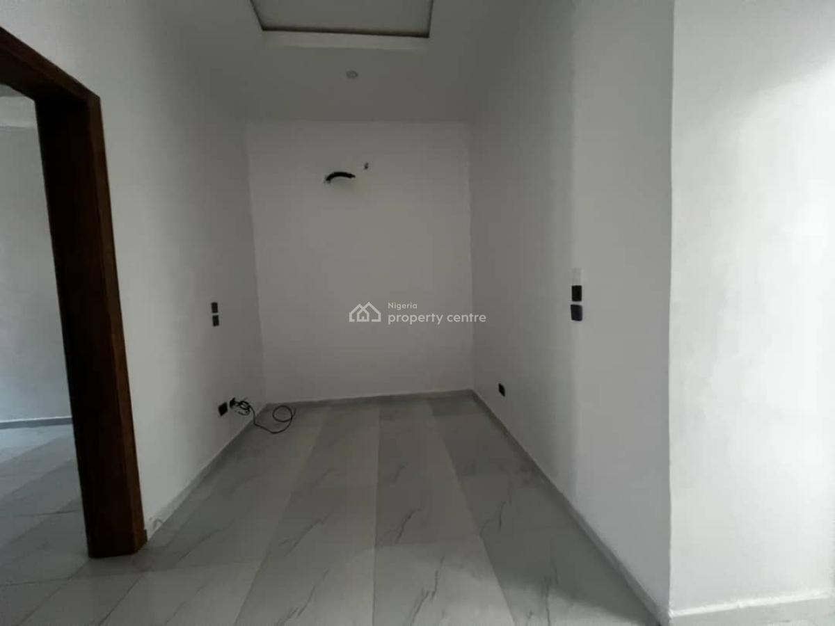 4 Bedroom Newly Renovated Terrace Duplex, Ologolo, Lekki, Lagos, Terraced Duplex for Rent