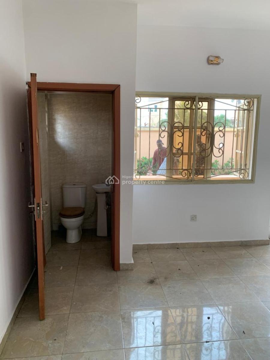 Nice 2 Bedroom Apartment (2 in a Compound), Lekki Phase 1, Lekki, Lagos, Flat / Apartment for Rent