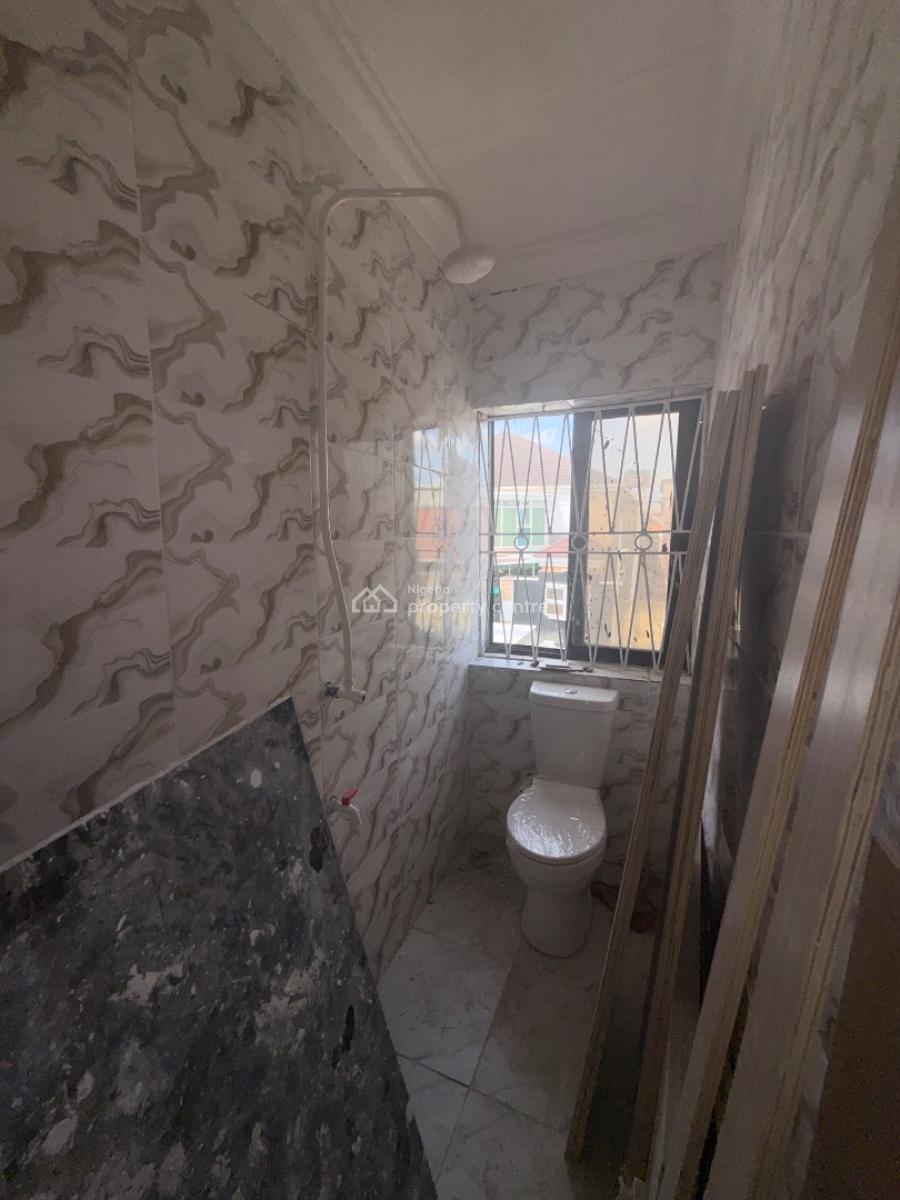 Newly Renovated Spacious 2bedroom Flat Off Ogunlana Drive, Surulere, Off Ogunlana Drive, Surulere, Lagos, Flat / Apartment for Rent