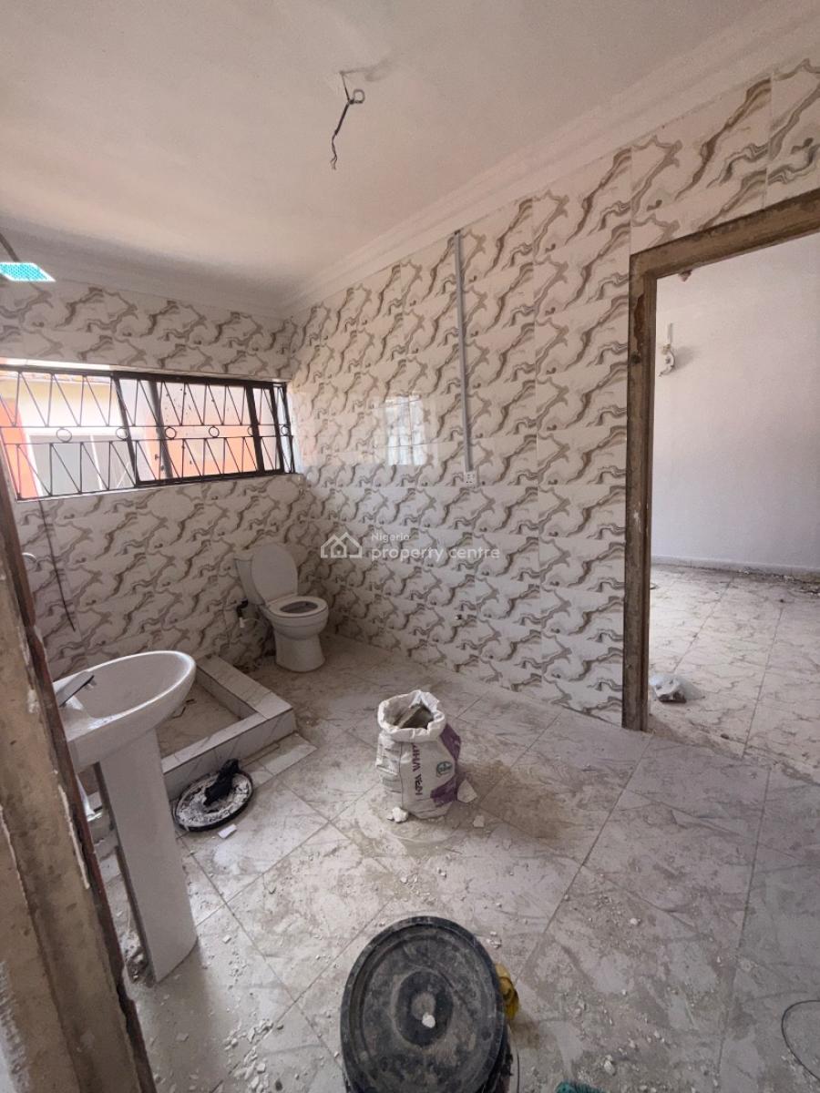 Newly Renovated Spacious 2bedroom Flat Off Ogunlana Drive, Surulere, Off Ogunlana Drive, Surulere, Lagos, Flat / Apartment for Rent