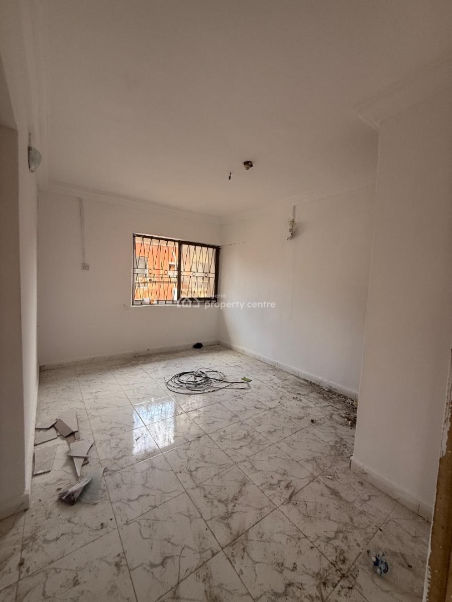 Newly Renovated Spacious 2bedroom Flat Off Ogunlana Drive, Surulere, Off Ogunlana Drive, Surulere, Lagos, Flat / Apartment for Rent