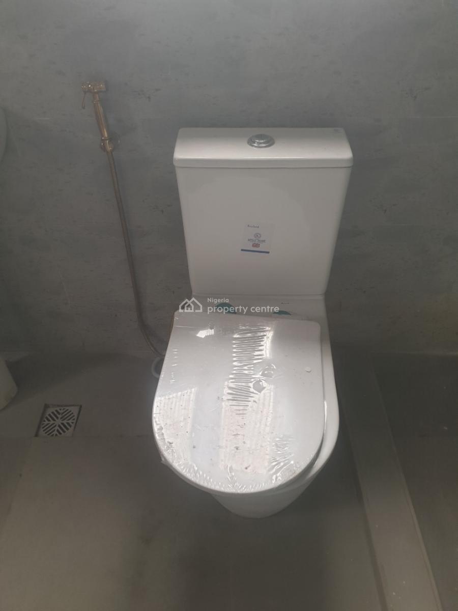 5 Bedroom Detached House with a Room Boys Quarter, Magodo Phase 2, Lagos, Gra Phase 2, Magodo, Lagos, Detached Duplex for Sale