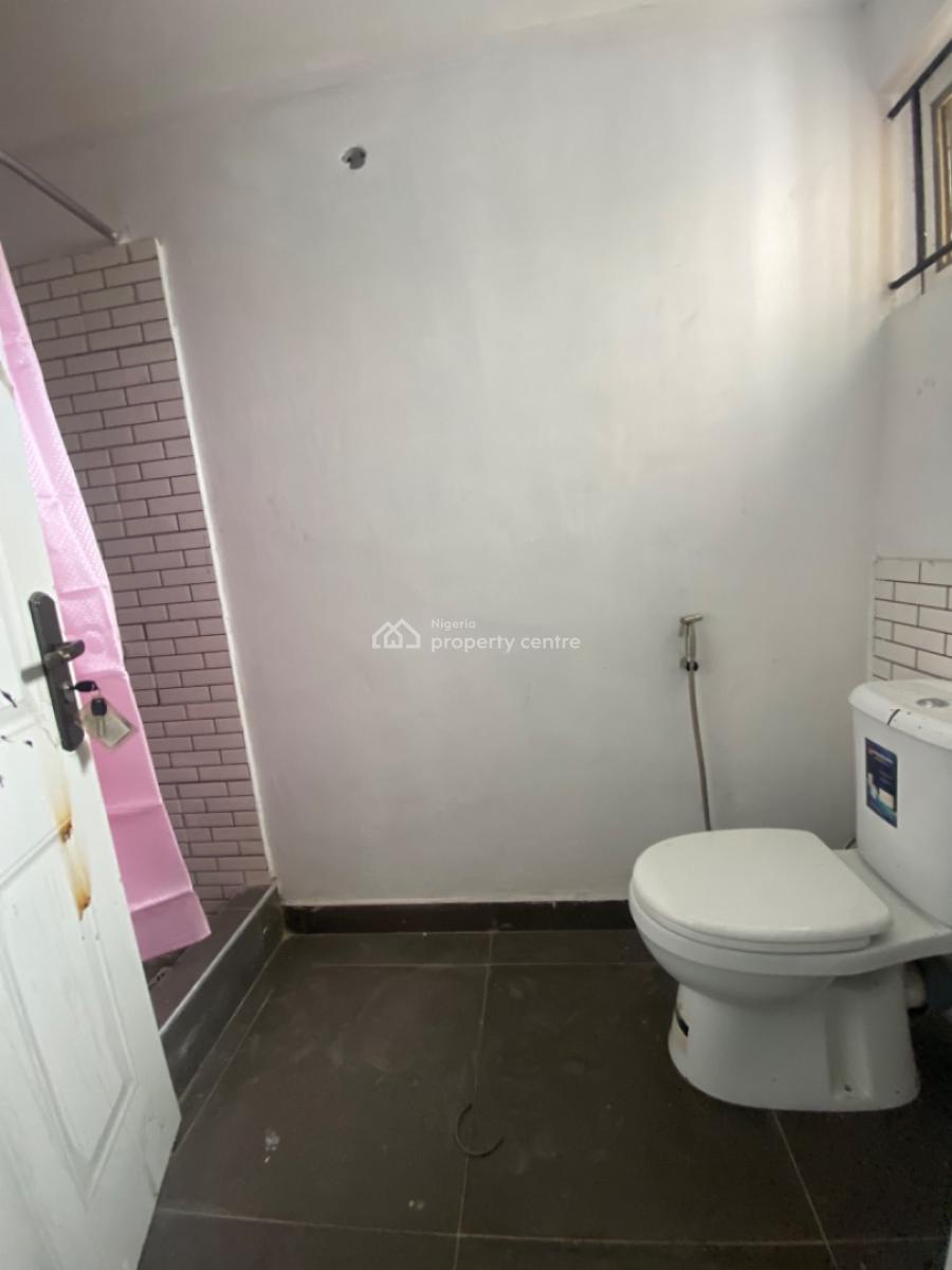 2 Bedroom Apartment in a Secured Estate, Lekki County, Ikota, Lekki, Lagos, Flat / Apartment for Rent