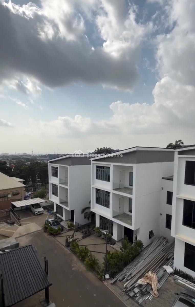 Luxurious 5bedroom En-suite Duplex with 2unitsbq, in an Estate, Asokoro District, Abuja, Terraced Duplex for Sale
