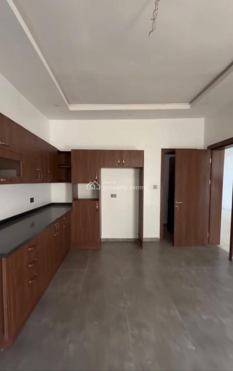 Luxurious 5bedroom En-suite Duplex with 2unitsbq, in an Estate, Asokoro District, Abuja, Terraced Duplex for Sale