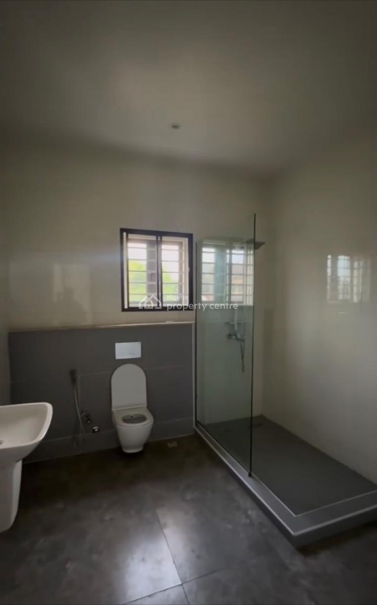 Luxurious 5bedroom En-suite Duplex with 2unitsbq, in an Estate, Asokoro District, Abuja, Terraced Duplex for Sale