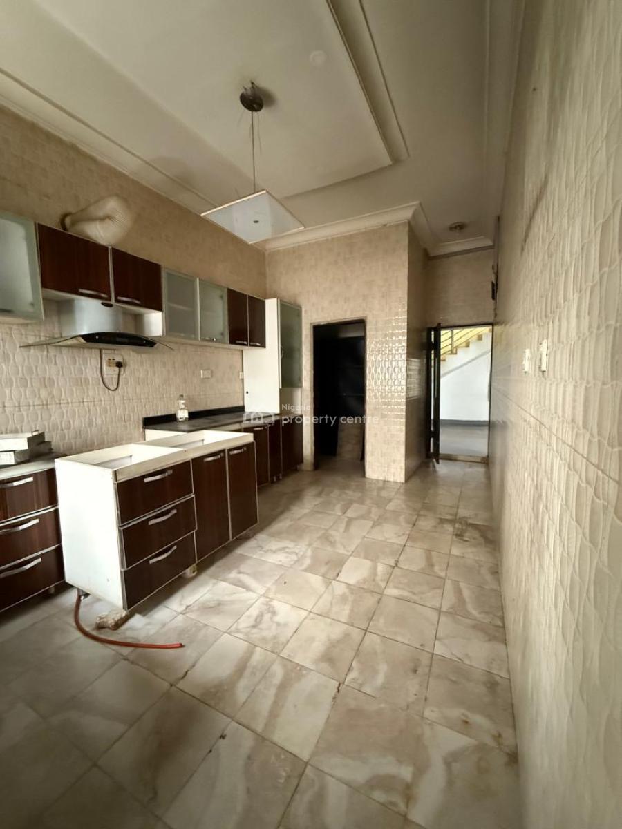 Lovely 6 Bedroom Self Compound Fully Detached Duplex with Bq, Chevron, Lekki, Lagos, Detached Duplex for Sale