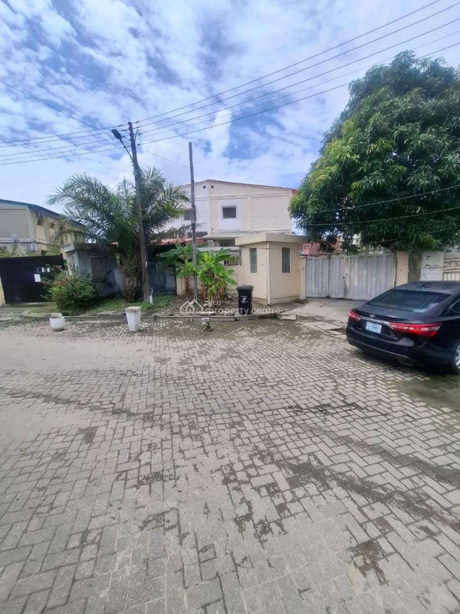 a Four 4 Bedroom Semi Detached House with 3 Room Bq for Sle at Dolphi, Dolphin Estate Ikoyi Lagos Nigeria. Price:#550m Net., Old Ikoyi, Ikoyi, Lagos, Semi-detached Duplex for Sale